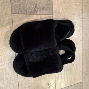 CABANA BY CROWN & IVY WOMENS BLACK FUZZY SLIPPER SHOES SIZE 6